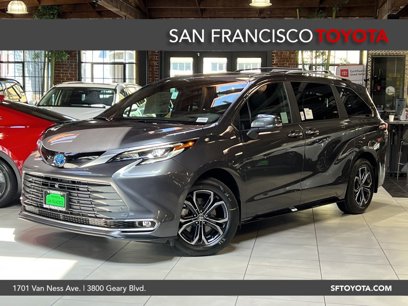 New 2025 Toyota Sienna Platinum