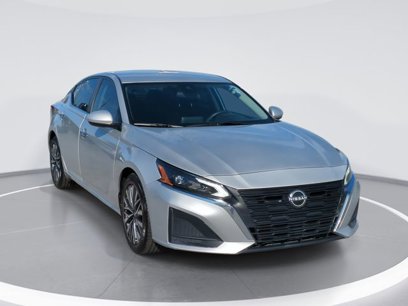 Used 2023 Nissan Altima 2.5 SV