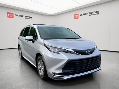 Used 2021 Toyota Sienna XLE