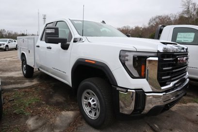 New 2024 GMC Sierra 3500 Pro w/ Convenience Package