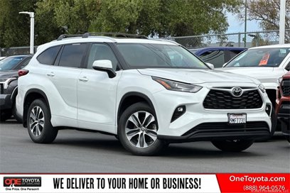 Used 2023 Toyota Highlander XLE
