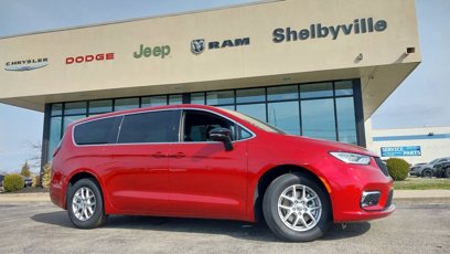 New 2025 Chrysler Pacifica Select