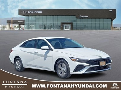 New 2025 Hyundai Elantra SE