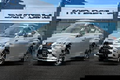 New 2025 Lexus ES 300h w/ Premium Package