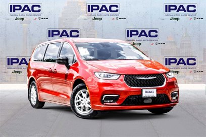 New 2025 Chrysler Pacifica Select
