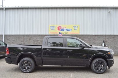 New 2025 RAM 1500 4x4 Crew Cab