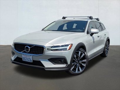 Used 2022 Volvo V60 T5 Cross Country w/ Advanced Package