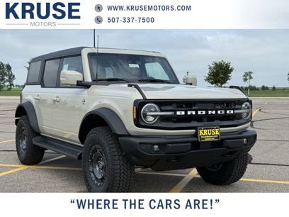 New 2025 Ford Bronco Outer Banks w/ Sasquatch Package