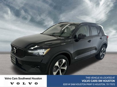 New 2025 Volvo XC40 B5 Plus w/ Protection Package Premier