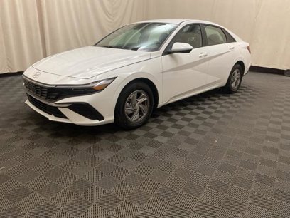 New 2024 Hyundai Elantra SE