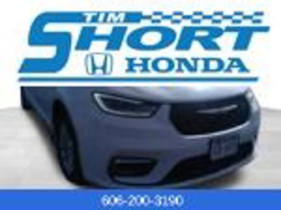 Used 2023 Chrysler Pacifica Touring-L