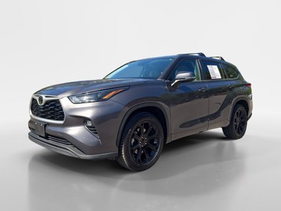 Used 2023 Toyota Highlander LE