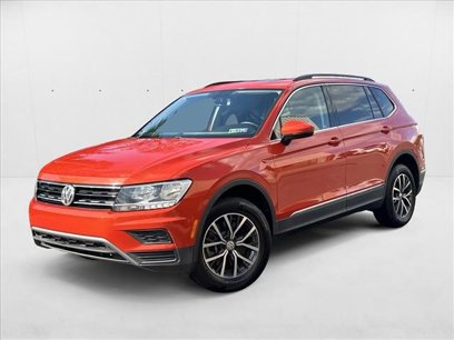 Used 2018 Volkswagen Tiguan SE w/ Panoramic Sunroof Package