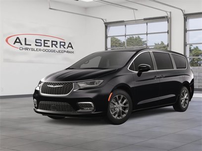 New 2025 Chrysler Pacifica Select