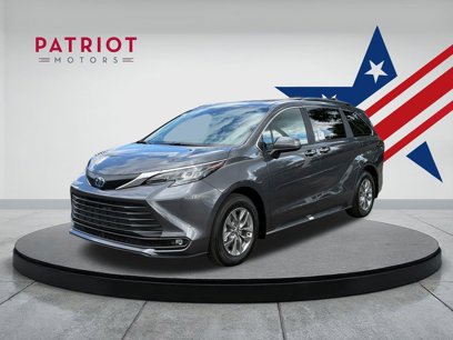 New 2025 Toyota Sienna XLE