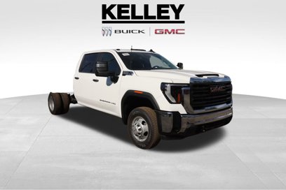 New 2025 GMC Sierra 3500 Pro w/ Convenience Package