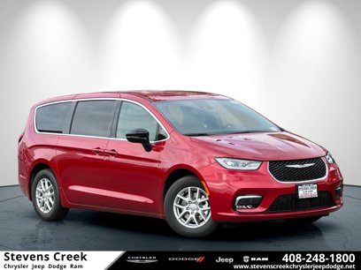 New 2025 Chrysler Pacifica Select