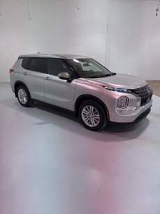 New 2025 Mitsubishi Outlander ES