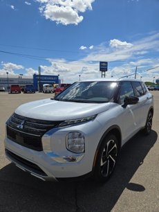 Used 2024 Mitsubishi Outlander SE