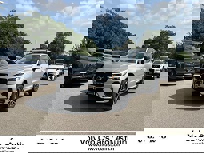 New 2025 Volvo XC60 B5 Core w/ Climate Package