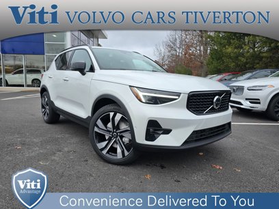 New 2025 Volvo XC40 B5 Ultra w/ Climate Package