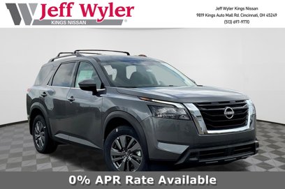 New 2025 Nissan Pathfinder SV w/ SV Premium Package