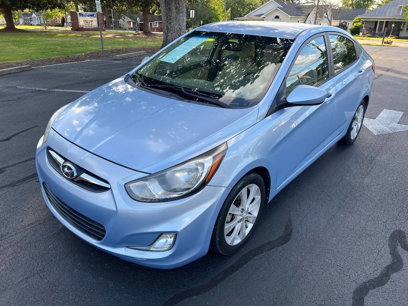 Used 2012 Hyundai Accent GLS w/ Premium Pkg 3