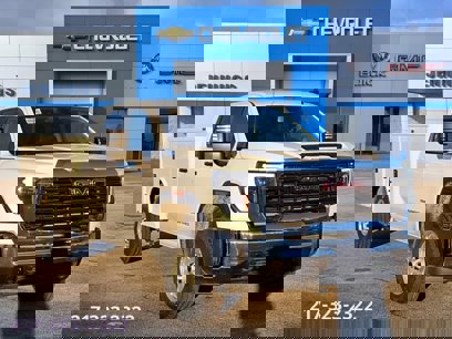 New 2024 GMC Sierra 2500 Pro w/ Convenience Package