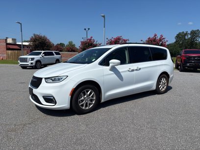 Used 2022 Chrysler Pacifica Touring-L