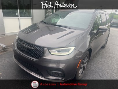 Used 2022 Chrysler Pacifica Touring-L w/ S Appearance Package