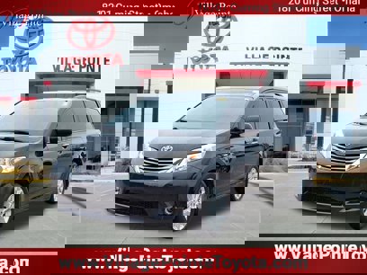 Used 2016 Toyota Sienna XLE Premium