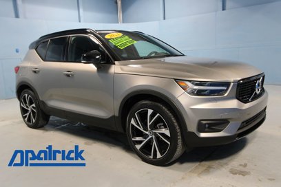 Used 2022 Volvo XC40 T5 R-Design w/ Climate Package