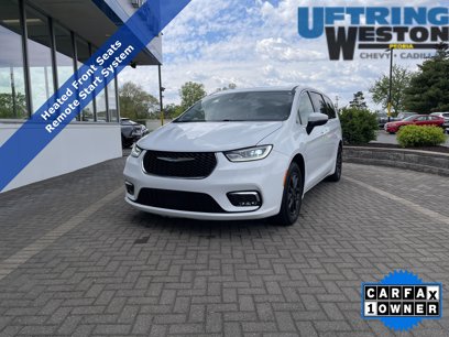 Used 2023 Chrysler Pacifica Touring-L