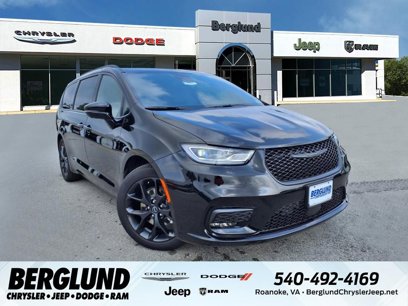 New 2026 Chrysler Pacifica Limited
