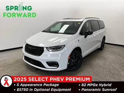 New 2025 Chrysler Pacifica Select
