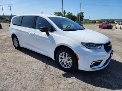 Used 2024 Chrysler Pacifica Touring-L