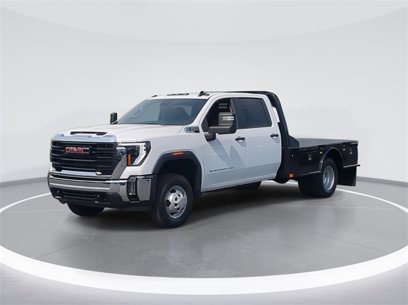 New 2025 GMC Sierra 3500 Pro w/ Convenience Package