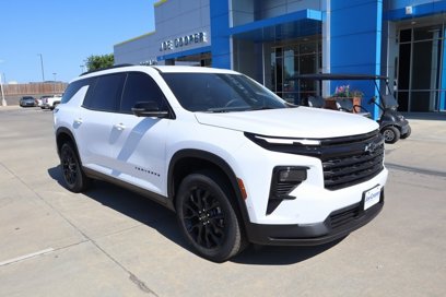 New 2025 Chevrolet Traverse LT w/ Enhanced Driving Package