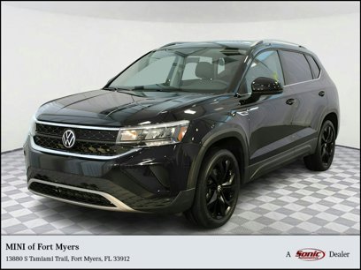 Used 2023 Volkswagen Taos SE w/ Black Wheel Package