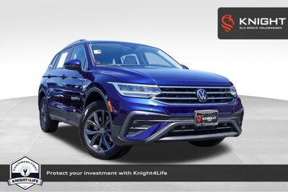 Used 2024 Volkswagen Tiguan SE w/ Panoramic Sunroof Package