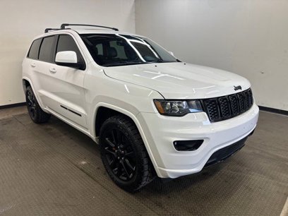 Used 2017 Jeep Grand Cherokee Altitude