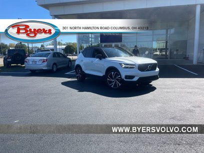 Certified 2022 Volvo XC40 T5 R-Design w/ Advanced Package