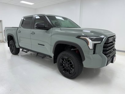 New 2025 Toyota Tundra SR5 w/ SR5 Premium Package