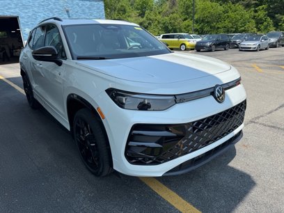 New 2025 Volkswagen Tiguan SE R-Line