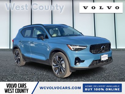New 2025 Volvo XC40 B5 Plus w/ Protection Package Premier