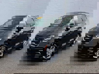 Used 2023 Chrysler Pacifica Touring-L
