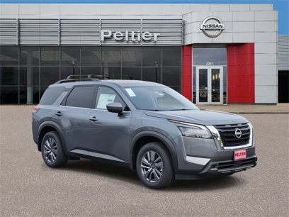 New 2025 Nissan Pathfinder SV w/ SV Premium Package