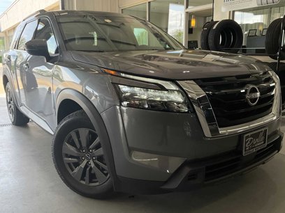 Used 2023 Nissan Pathfinder SV