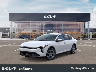 New 2025 Kia K4 LXS