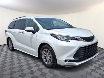 Used 2022 Toyota Sienna XLE